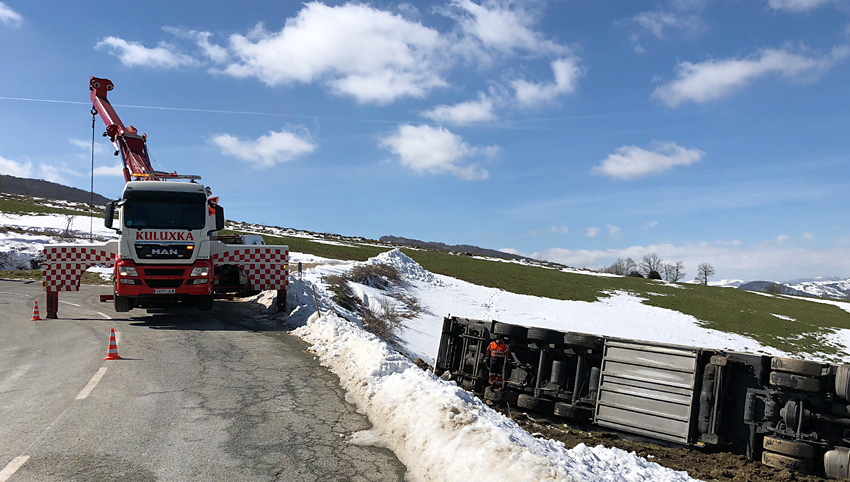 asistencia en carretera para camiones y autobuses en gipuzkoa. Gruas especializadas